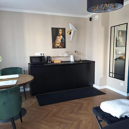 Doris Day Apartment *