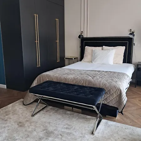 Doris Day Apartment *
