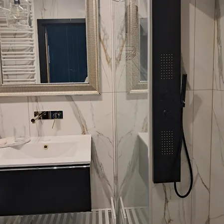 Doris Day Apartment Krakow